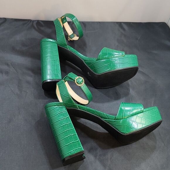 BRAND NEW GUESS WGRESTORE-R CROCODILE EMBOSSED LEATHER PLATFORM SANDALS R3 - Picture 11 of 16